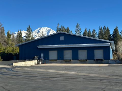 Photo of 4015 S Old Stage Road, Mount Shasta, CA 96067 (MLS # 25-1061)