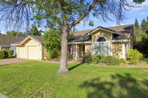 Photo of 1413 River Ridge Drive, Redding, CA 96003 (MLS # 26-4856)