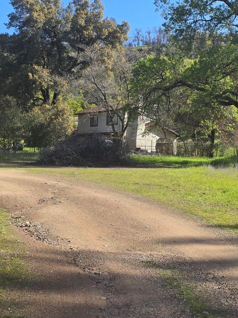 Photo of 15027 Bear Mountain Road, Redding, CA 96003 (MLS # 25-1401)