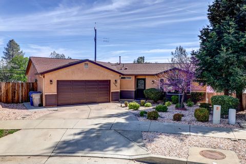 Photo of 3297 Bridgewater Court, Redding, CA 96003 (MLS # 26-1106)