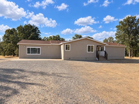 Photo of 19285 Farquhar Road, Cottonwood, CA 96022 (MLS # 26-5207)
