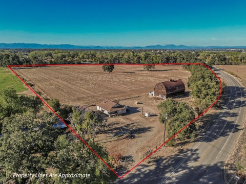 Photo of 5924 Deschutes Road, Anderson, CA 96007 (MLS # 26-5987)