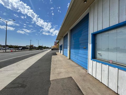 Photo of 3110 S Market Street, Redding, CA 96001 (MLS # 25-3658)