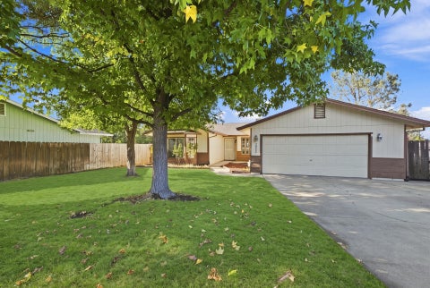 Photo of 2252 Badger Court, Redding, CA 96001 (MLS # 26-4409)