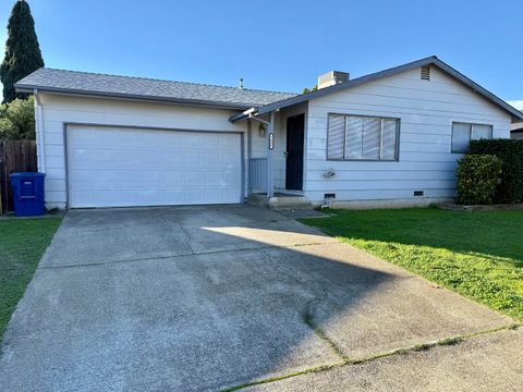 Photo of 3688 Polaris Way, Redding, CA 96002 (MLS # 25-5194)