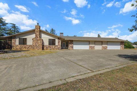 Photo of 3327 El Camino Drive, Cottonwood, CA 96022 (MLS # 26-1589)