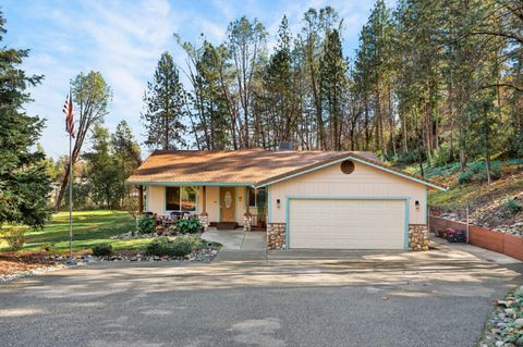 Photo of 2147 Montana Avenue, Shasta Lake, CA 96019 (MLS # 26-642)