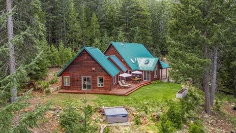 Photo of 4110 Red Fir Loop, Weed, CA 96094 (MLS # 26-1718)