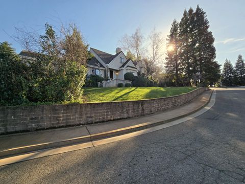 Photo of 531 Aurora Place, Redding, CA 96001 (MLS # 26-1059)