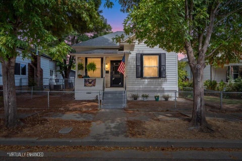 Photo of 524 Madison Street, Red Bluff, CA 96080 (MLS # 26-4201)