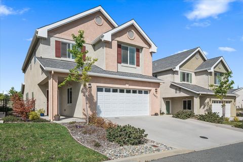 Photo of 2662 Brooklyn Lane, Redding, CA 96003 (MLS # 25-4413)