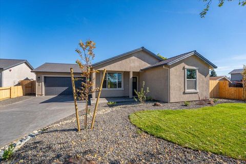 Photo of 525 N Boulder Drive, Redding, CA 96003 (MLS # 25-4294)