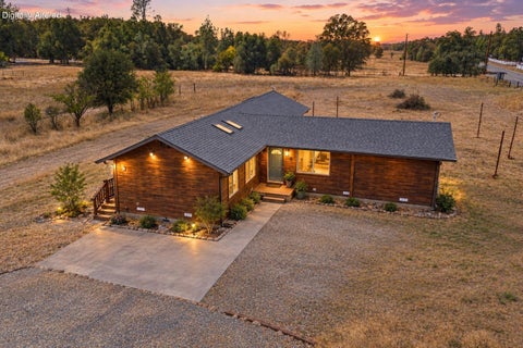 Photo of 18230 Starr Drive, Cottonwood, CA 96022 (MLS # 26-5155)