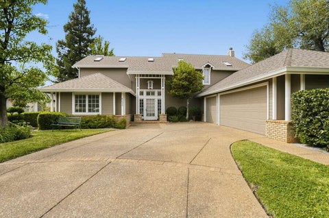 Photo of 6050 Gleneagles Court, Redding, CA 96003 (MLS # 26-4955)