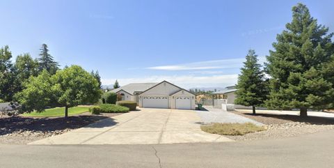 Photo of 6960 Amber Ridge Drive, Anderson, CA 96007 (MLS # 26-2489)