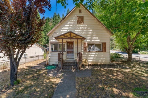 Photo of 6040 Butterfly Avenue, Dunsmuir, CA 96025 (MLS # 26-3737)