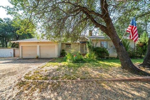 Photo of 16433 China Gulch Drive, Anderson, CA 96007 (MLS # 25-4064)