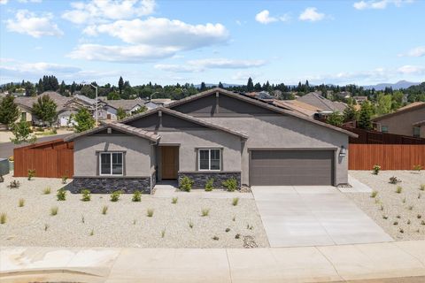 Photo of 903 Katmai Place, Redding, CA 96001 (MLS # 25-4531)