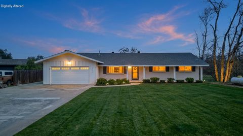 Photo of 15470 China Rapids Drive, Red Bluff, CA 96080 (MLS # 26-758)