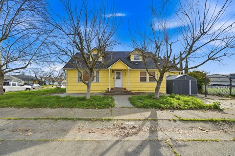 Photo of 1707 Luning Street, Red Bluff, CA 96080 (MLS # 26-517)