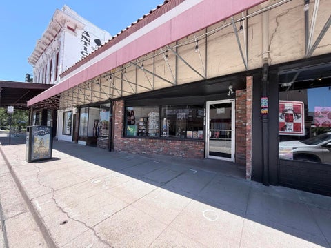 Photo of 328 Oak Street, Red Bluff, CA 96080 (MLS # 26-2813)