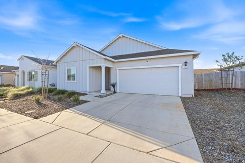 Photo of 3063 Sebring Avenue, Redding, CA 96002 (MLS # 26-1203)