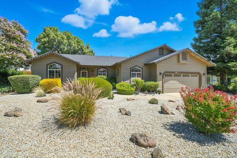 Photo of 1283 River Ridge Drive, Redding, CA 96003 (MLS # 25-3866)