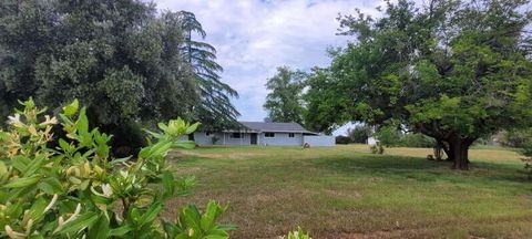 Photo of 16280 Scout Avenue, Anderson, CA 96007 (MLS # 26-1794)