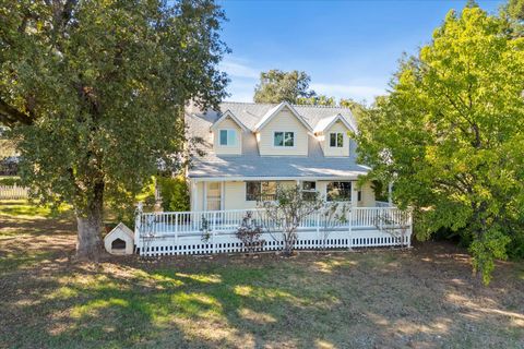 Photo of 10241 Deschutes Road, Palo Cedro, CA 96073 (MLS # 25-4565) Photo of 10241 Deschutes Road, Palo Cedro, CA 96073 (MLS # 25-4565)