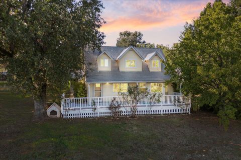 Photo of 10241 Deschutes Road, Palo Cedro, CA 96073 (MLS # 25-4565)