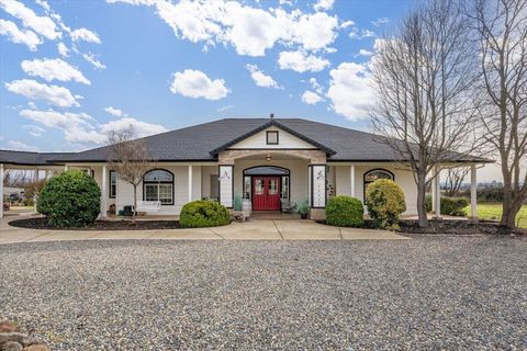 Photo of 22099 Concept Way, Anderson, CA 96007 (MLS # 26-497)