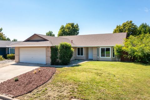 Photo of 6951 Marvin Trail, Redding, CA 96001 (MLS # 25-4096)