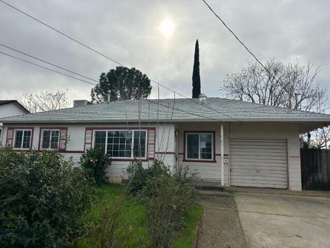 Photo of 1108 4th Street, Redding, CA 96002 (MLS # 26-282)