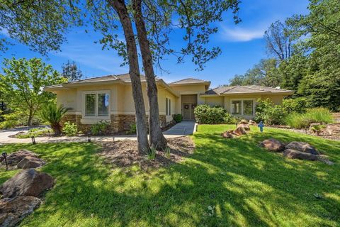 Photo of 19677 San Vincente Drive, Redding, CA 96003 (MLS # 26-1969)