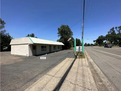 Photo of 6854 Airport Road, Redding, CA 96002 (MLS # 25-4249)