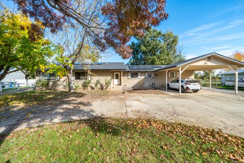 Photo of 7273 Amigo Way, Redding, CA 96002 (MLS # 25-5060)