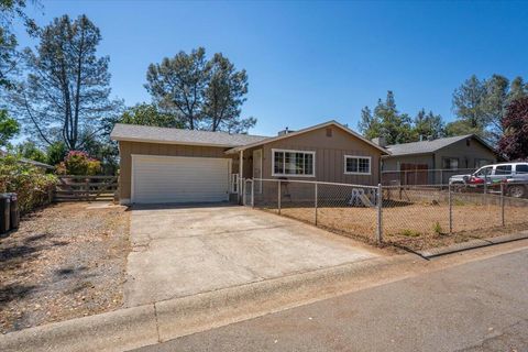Photo of 2422 Walton Avenue, Shasta Lake, CA 96019 (MLS # 26-3048)