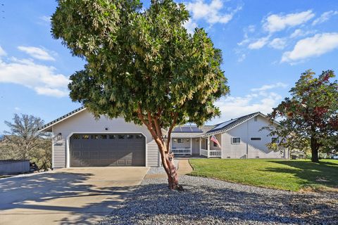 Photo of 19662 White Horse Place, Cottonwood, CA 96022 (MLS # 25-5236)