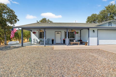 Photo of 20170 Niche Road, Red Bluff, CA 96080 (MLS # 25-4169)