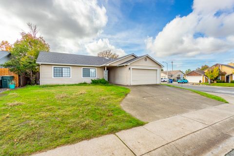 Photo of 2517 Atrium Way, Redding, CA 96003 (MLS # 25-5048)