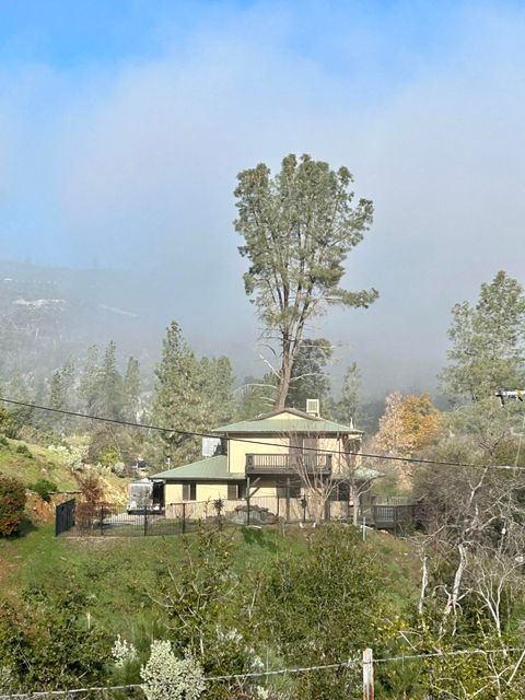 Photo of 11028 Wingfield Lane, Shasta, CA 96087 (MLS # 26-200)