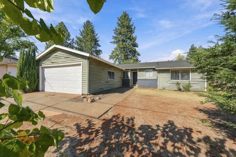 Photo of 2300 Jonquil Way, Redding, CA 96002 (MLS # 26-5610)