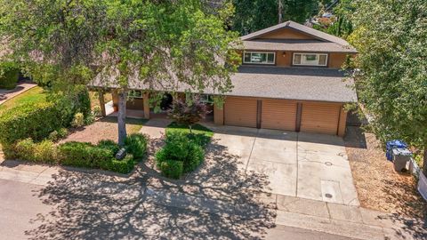 Photo of 3428 Adams Lane, Redding, CA 96002 (MLS # 25-5308)