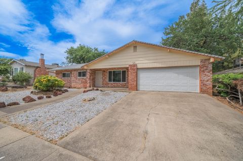 Photo of 2760 Shasta Street, Redding, CA 96001 (MLS # 25-4498)