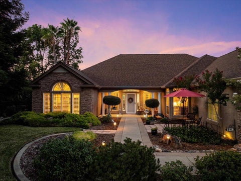 Photo of 1526 Gold Hills Drive, Redding, CA 96003 (MLS # 26-4296)