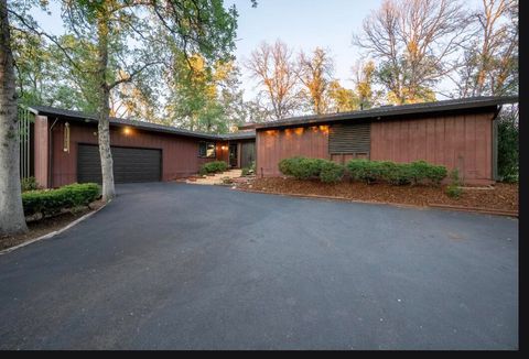 Photo of 11385 Easy Street, Redding, CA 96003 (MLS # 26-1621)