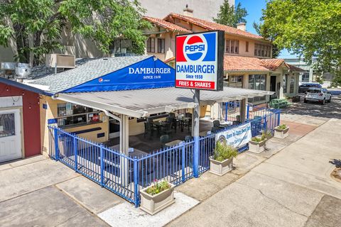 Photo of 1320 Placer Street, Redding, CA 96001 (MLS # 25-3497)