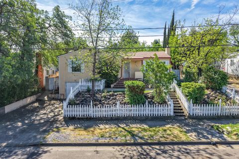 Photo of 2327 Butte Street, Redding, CA 96001 (MLS # 26-1539)