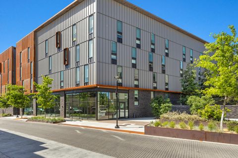 Photo of 1585 California Street #Suite 100, Redding, CA 96001 (MLS # 24-2370)