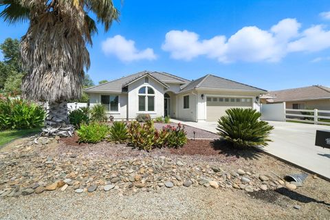 Photo of 19300 Sloop Lane, Cottonwood, CA 96022 (MLS # 25-4037)